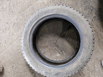 Шины зимние шипованные б/у Kumho I'Zen KW22 215/55 R17 98T