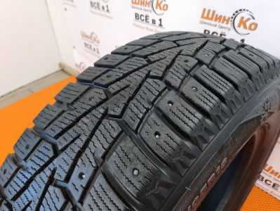 Шины зимние шипованные б/у Roadstone WinGuard WinSpike 215/65 R16 102T