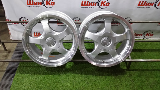 Диск литой б/у MITSUBISHI R15