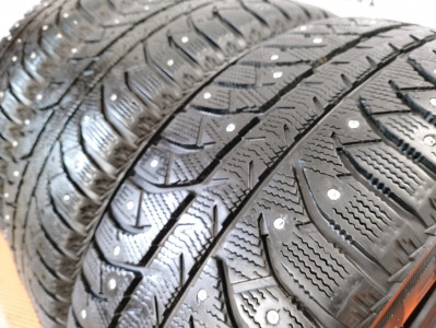 Шины зимние шипованные б/у Bridgestone Ice Cruiser 7000 205/55 R16 91T