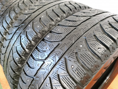Шины зимние шипованные б/у Bridgestone Ice Cruiser 7000 185/65 R15 88T