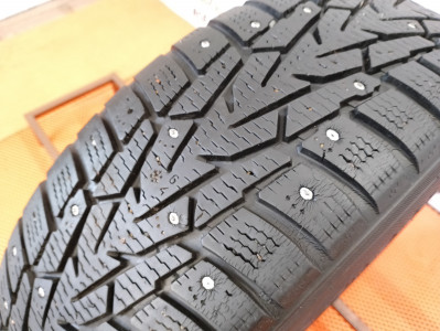 Шины зимние шипованные б/у Nokian Nordman 7 185/65 R15 92T
