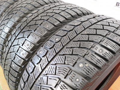 Шины зимние шипованные б/у Viatti Brina Nordico 195/65 R15 91T