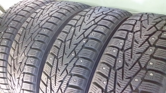 Шины зимние шипованные б/у Nokian Hakkapeliitta 7 185/70 R14 92T