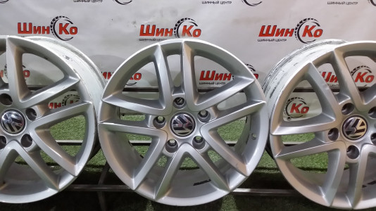 Диск литой б/у VOLKSWAGEN R17