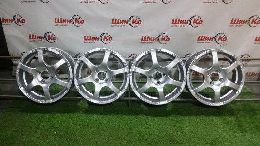 Диск литой б/у Iwheels R15